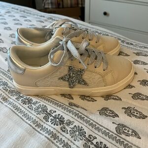 Kids Cream and Silver Star Sneakers